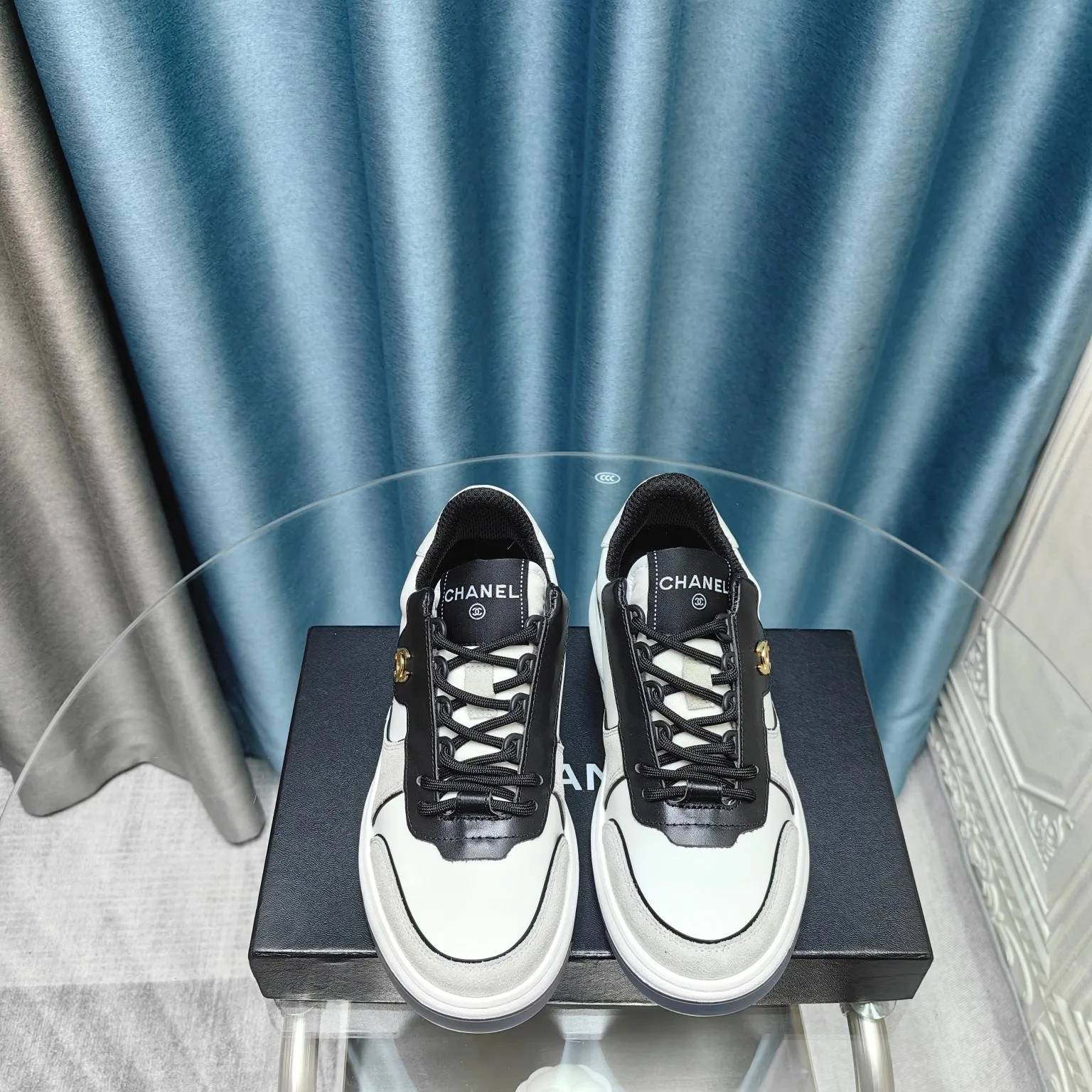 👟👟Ex-factory price 540👟👟 Men's size +10 Chanel Chanel - 2023 counter top casual sports shoes This classic design; the upper is electro-embroidered with a variety of techniques; the outsole is fashionable and sporty; it is unusual to incorporate a variety of color matching elements... The diversified mix and match is very beautiful and versatile, casual, fashionable, sports and outdoor can be taken into account. The counter boutique package is full set for women 35-40 and men 39-45 (Customized size 44.45)